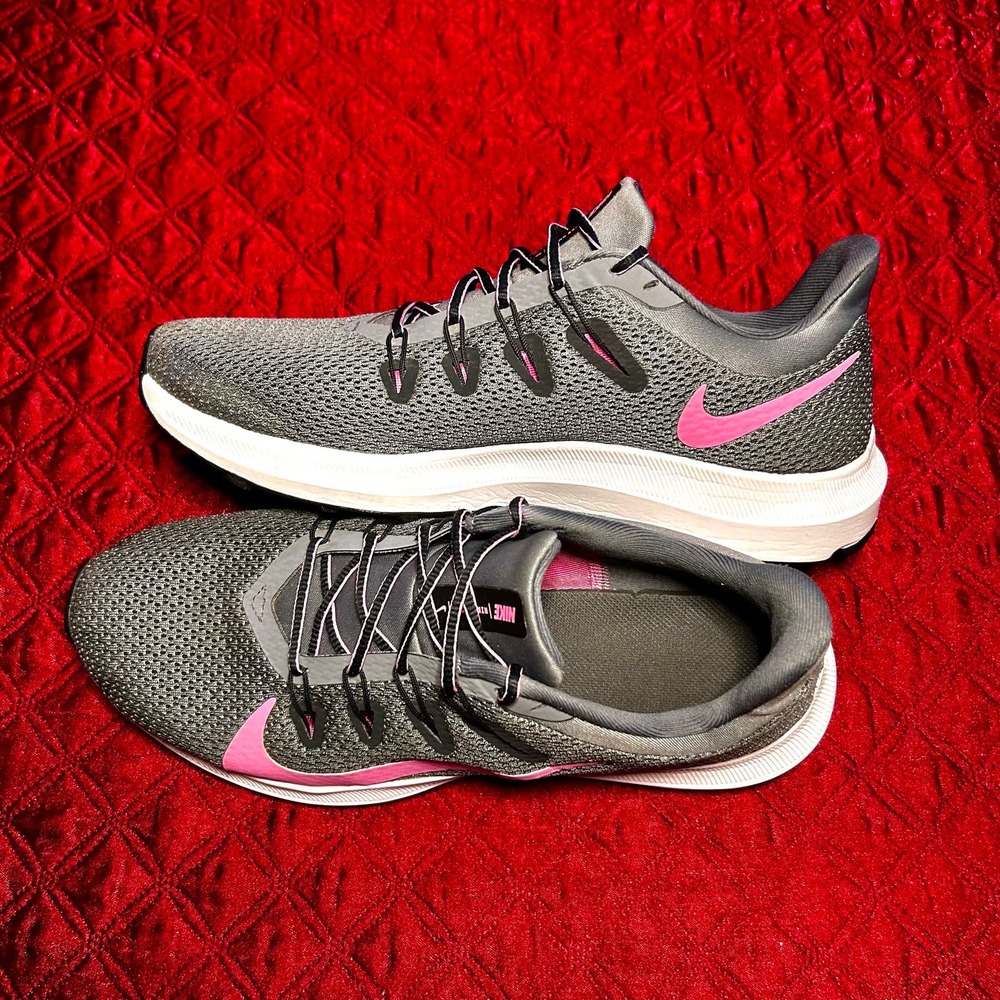 Nike Quest 2 Athletic Training Shoes